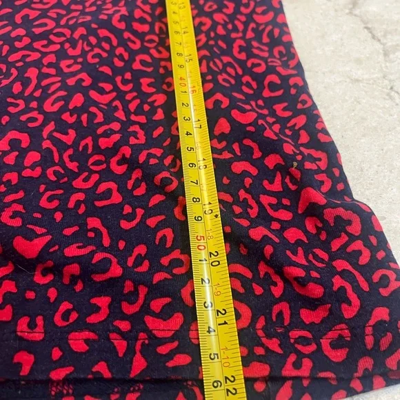 Vineyard Vines Navy and Red Leopard Print Long Sleeve Top - Picture 6 of 6